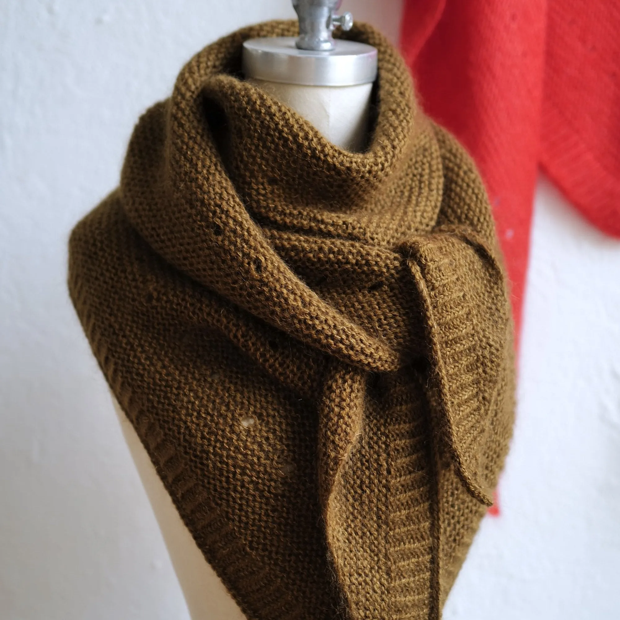 A Simple Affair (Sunday Morning 4 Ply   Halo)