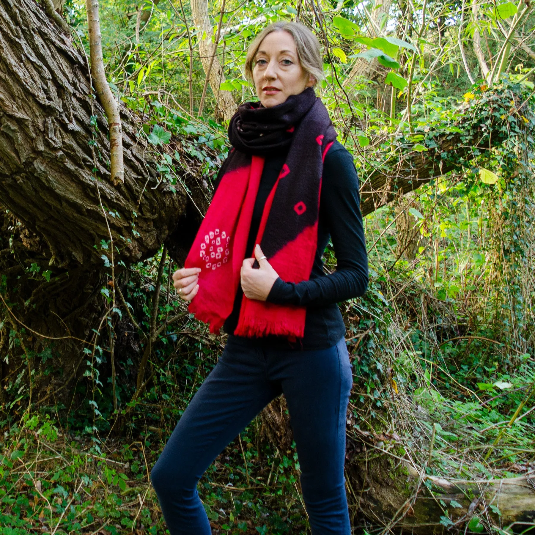 Pure wool ‘Bandhani’ Shawl | Red Fleur