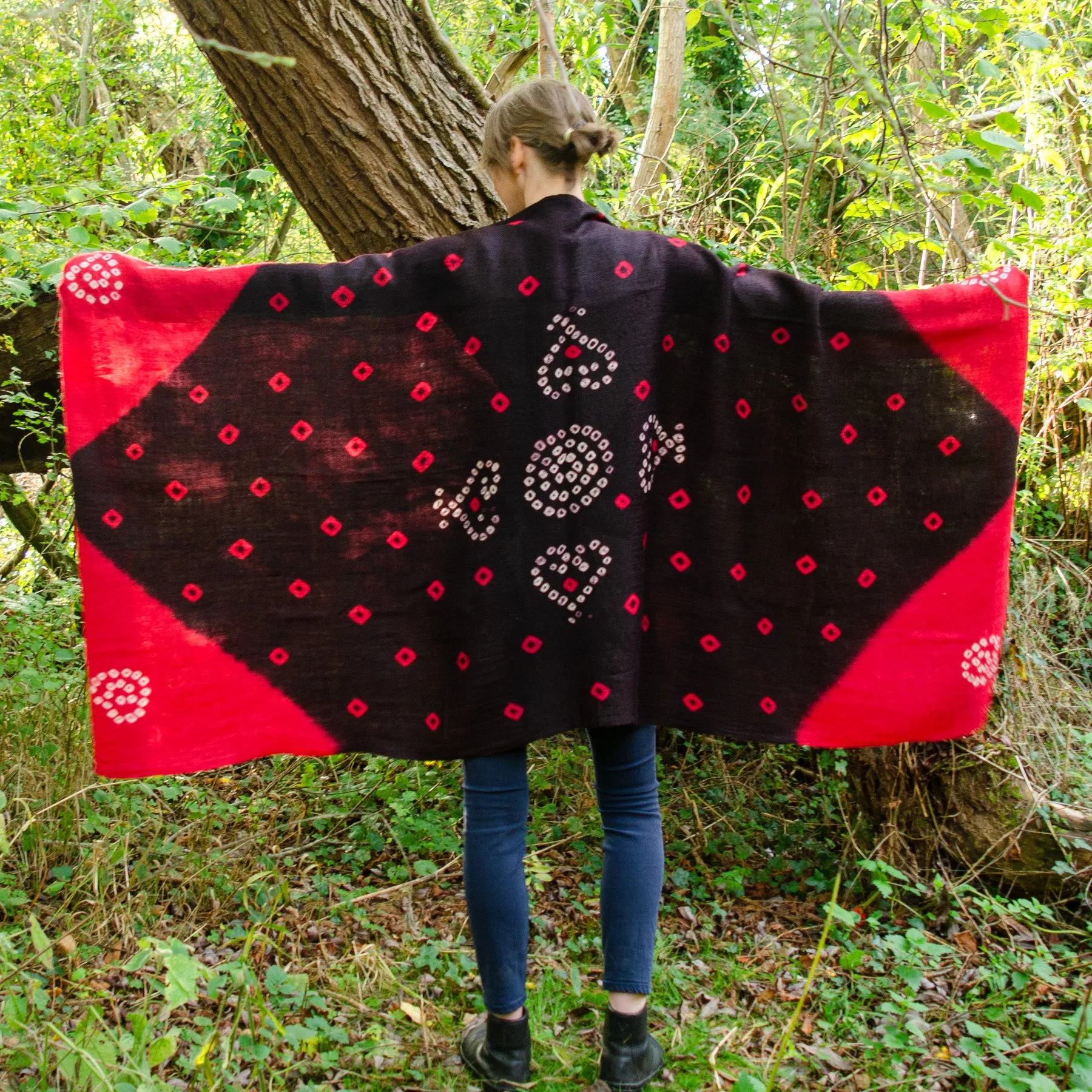 Pure wool ‘Bandhani’ Shawl | Red Fleur